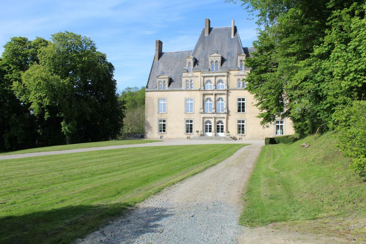 Chateau de la Lucazière Mont-Saint-Jean  Exterior foto
