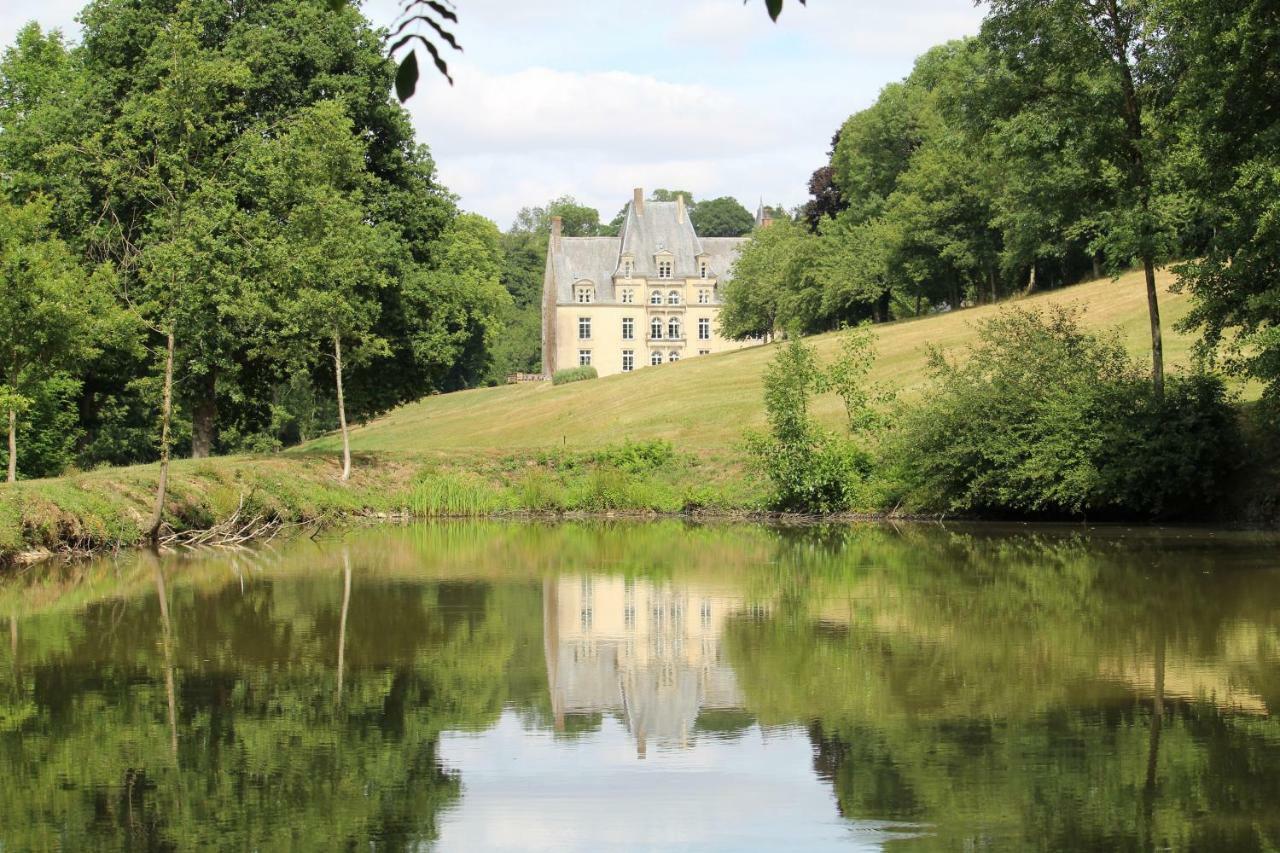 Chateau de la Lucazière Mont-Saint-Jean  Exterior foto