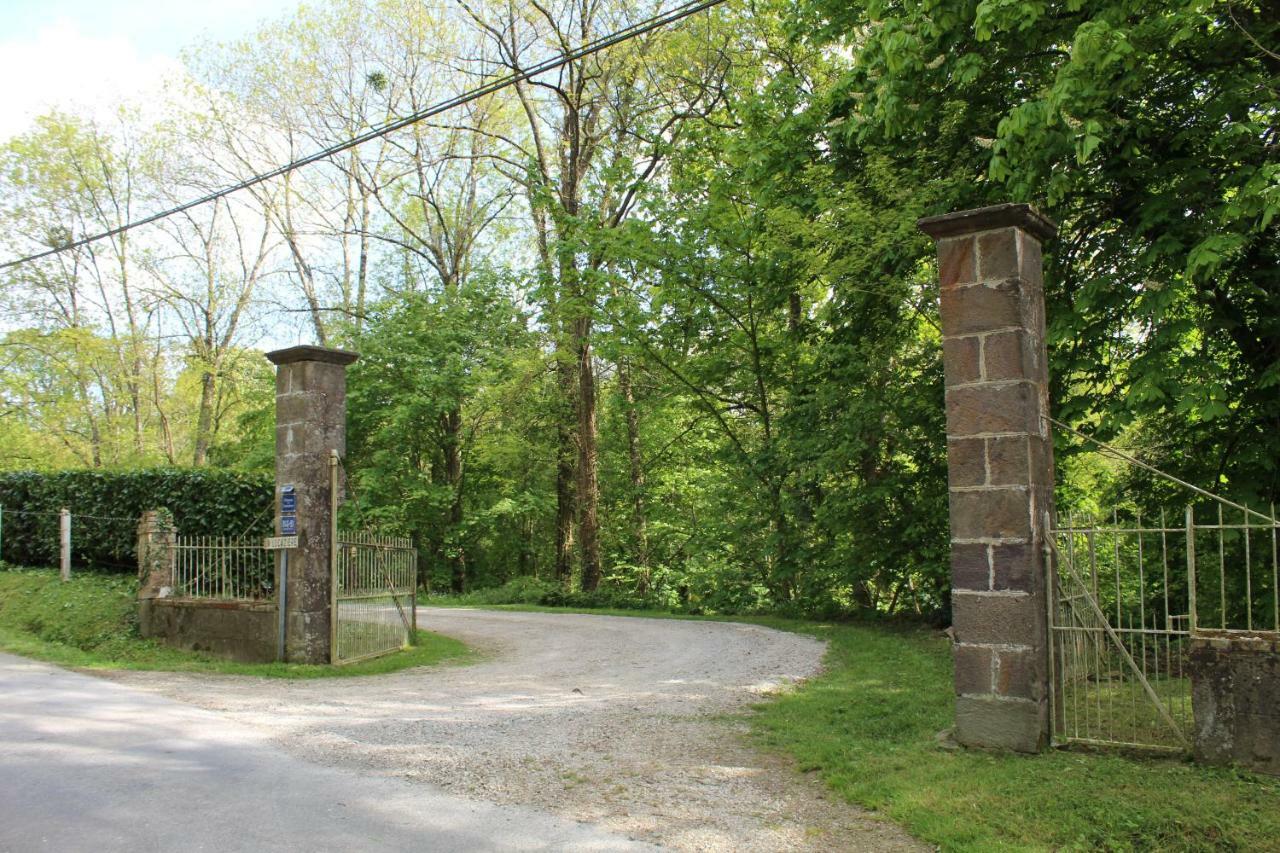 Chateau de la Lucazière Mont-Saint-Jean  Exterior foto